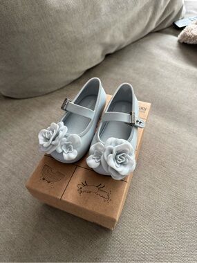 MINI MELISSA

Soft Ballerina Petals